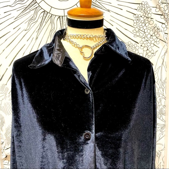 🌈 Beautiful velvet Vintage midnight button top - Picture 1 of 11